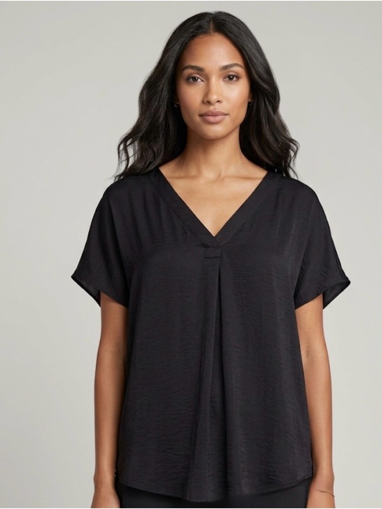 Maison D’Amelie Tops - Maison d'Amélie Black V-Neck Short Sleeve Blouse Tunic Size M/L